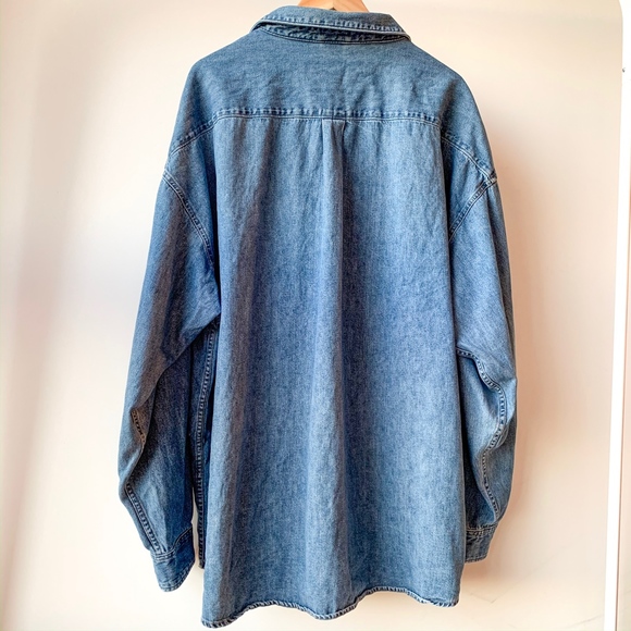 Warner Bros Looney Tunes Vintage Denim Button Down - Picture 4 of 4